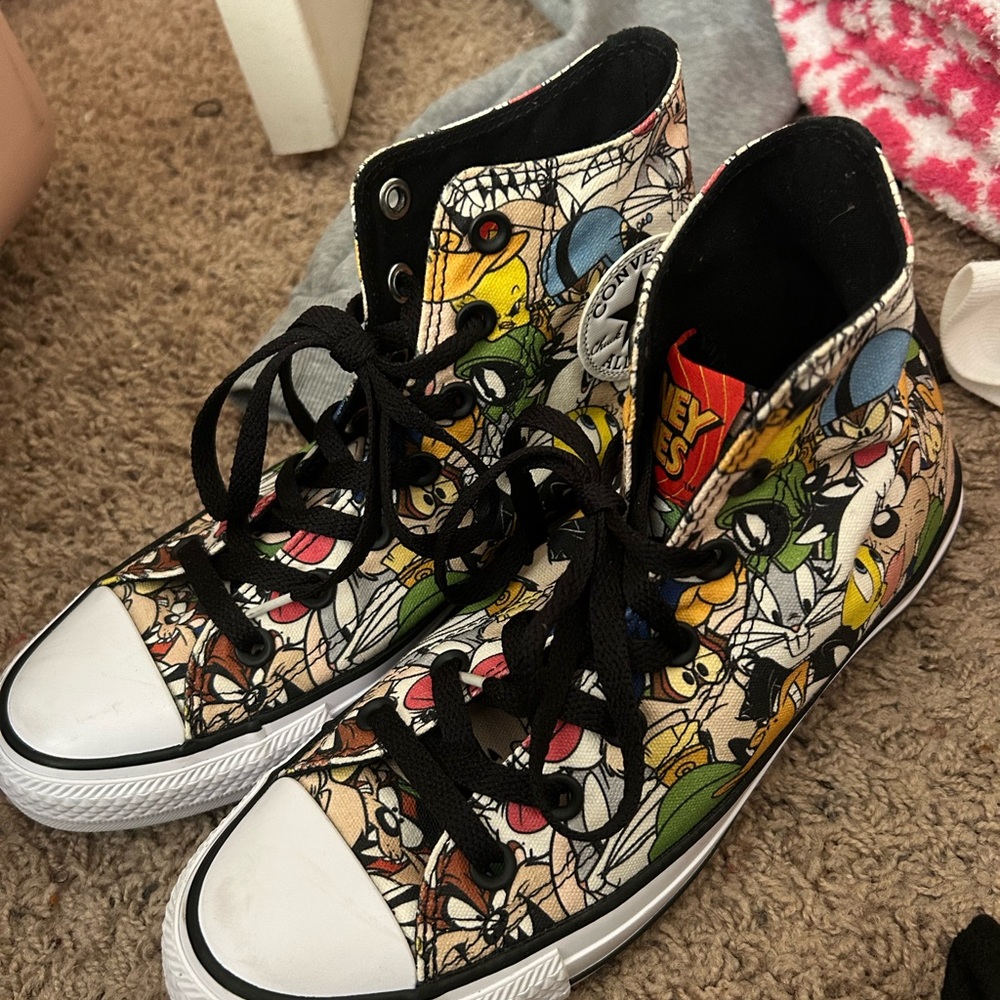 Looney Tunes High Top Converse